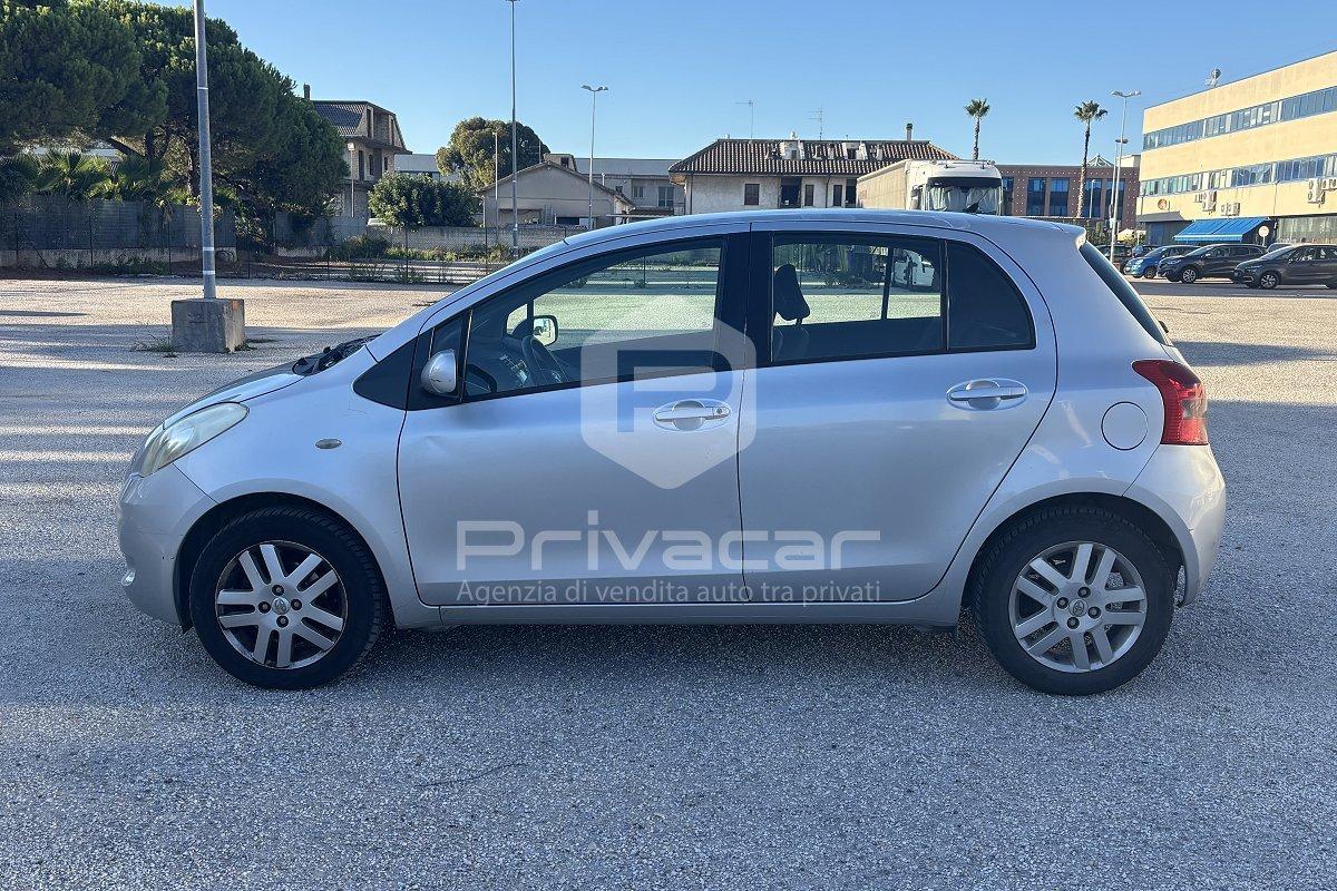 TOYOTA Yaris 1.0 5 porte