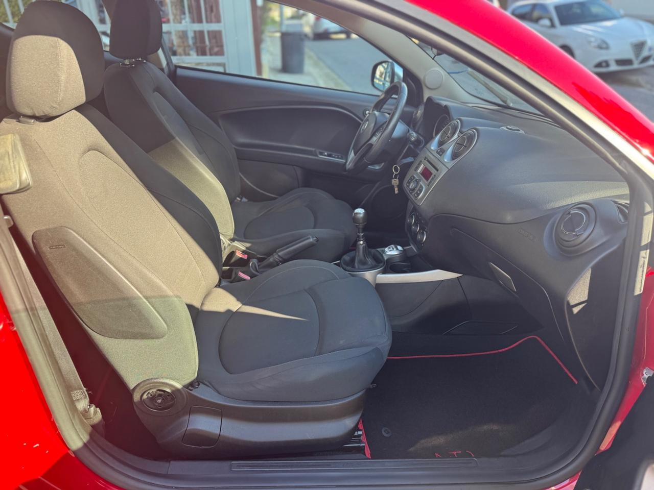 Alfa Romeo MiTo TURBO SeS Distinctive Sport Pack