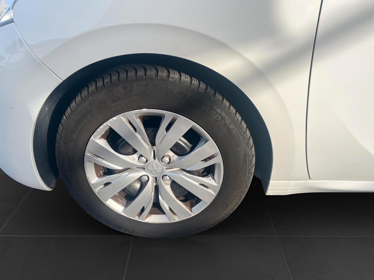 Peugeot 208 1.4 HDi 68cv Allure NEOPATENTATI