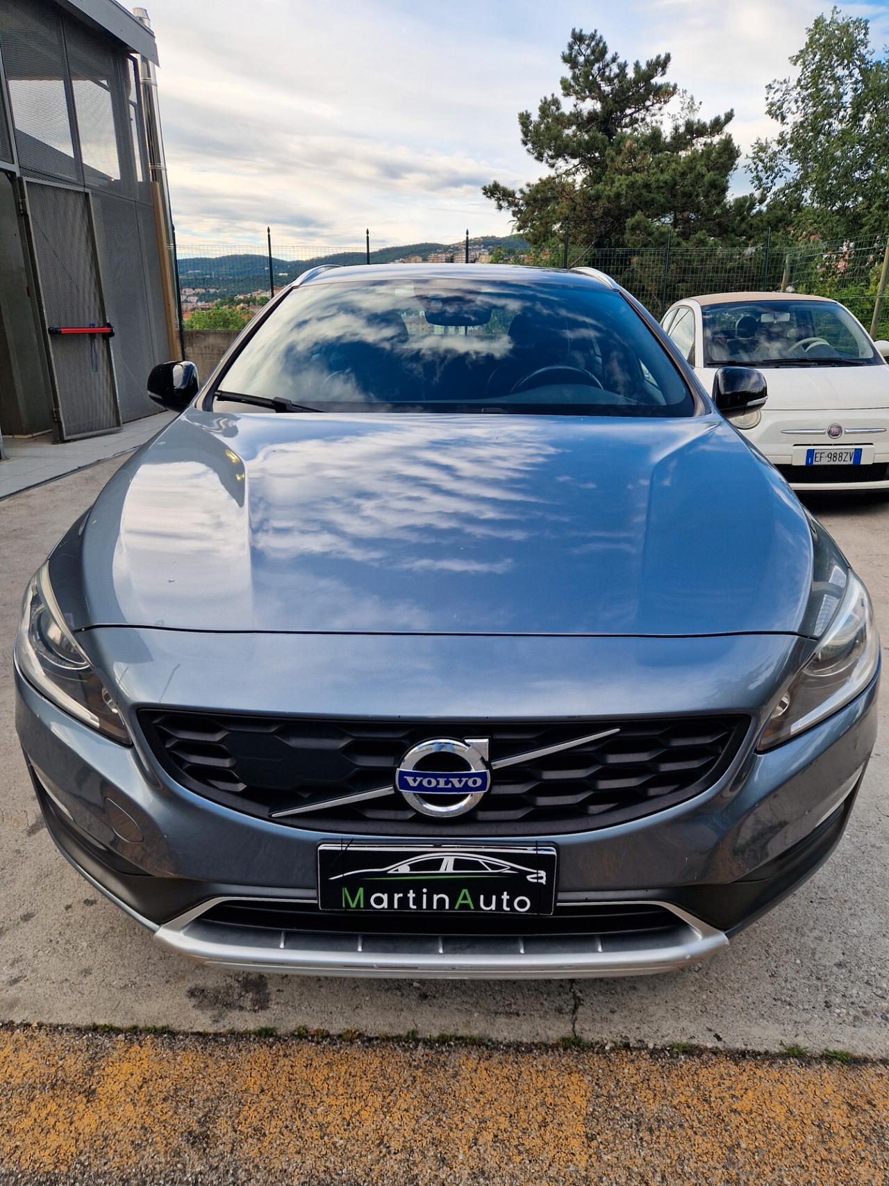 Volvo V60 Cross Country D3 Momentum