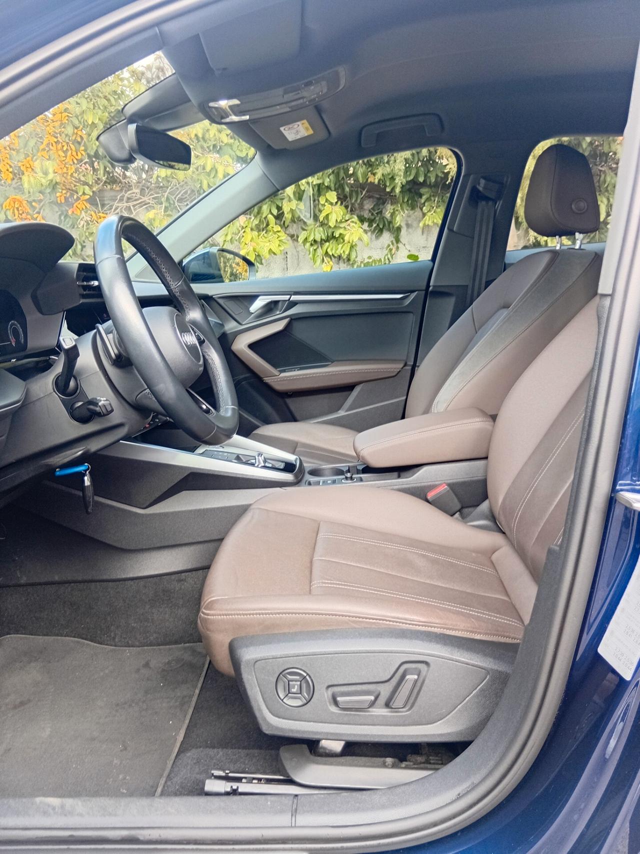 Audi A3 SPB 30 g-tron S tronic line edition