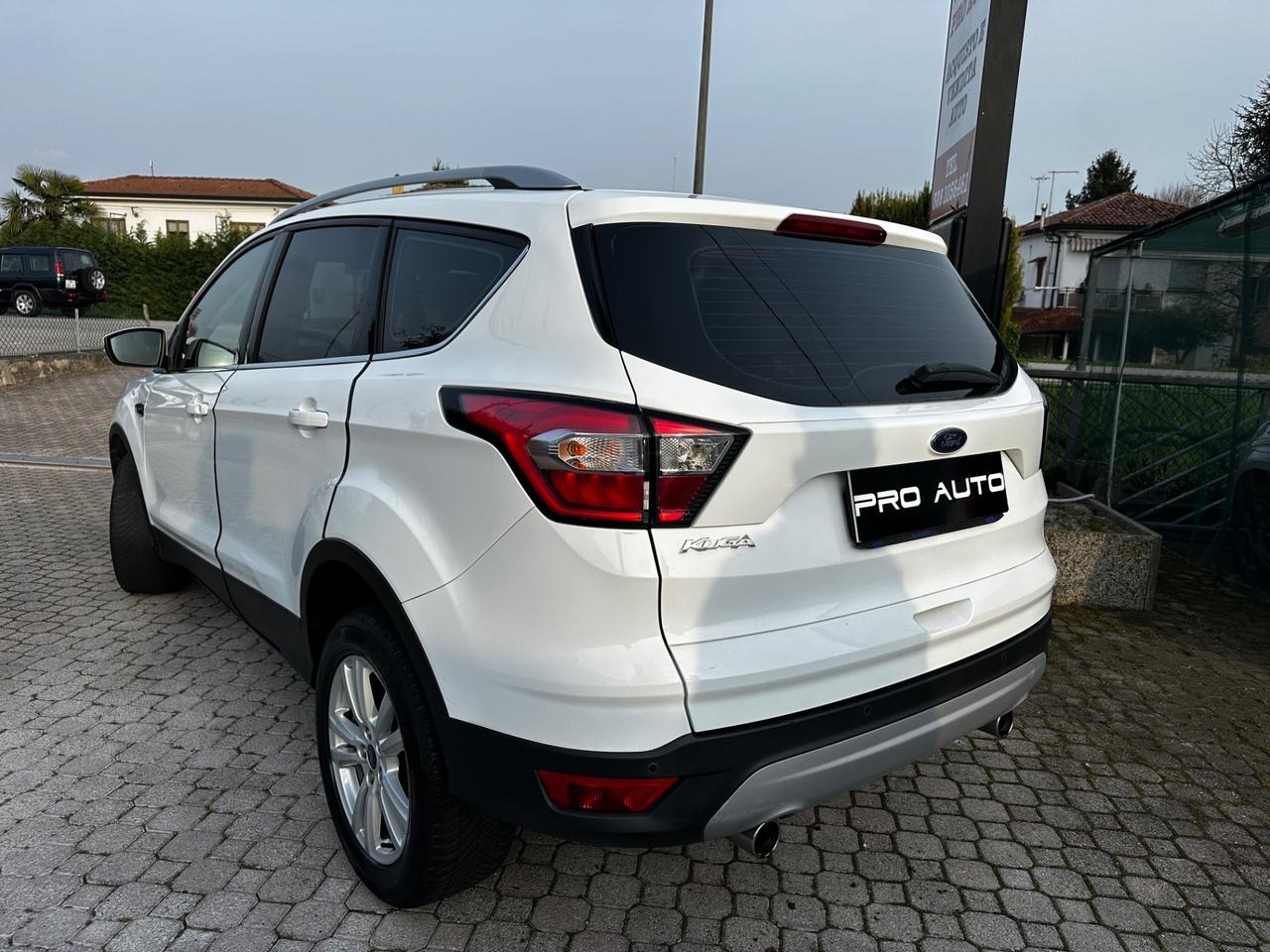 Ford Kuga 1.5 TDCI 120 CV S&S 2WD ST-Line