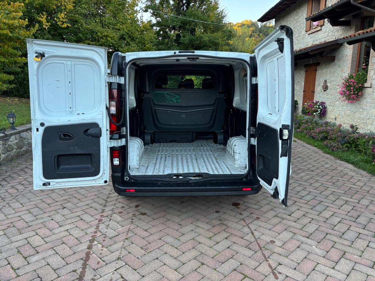 Renault Trafic T27 2.0 dCi 120CV 6 POSTI - 09/2020