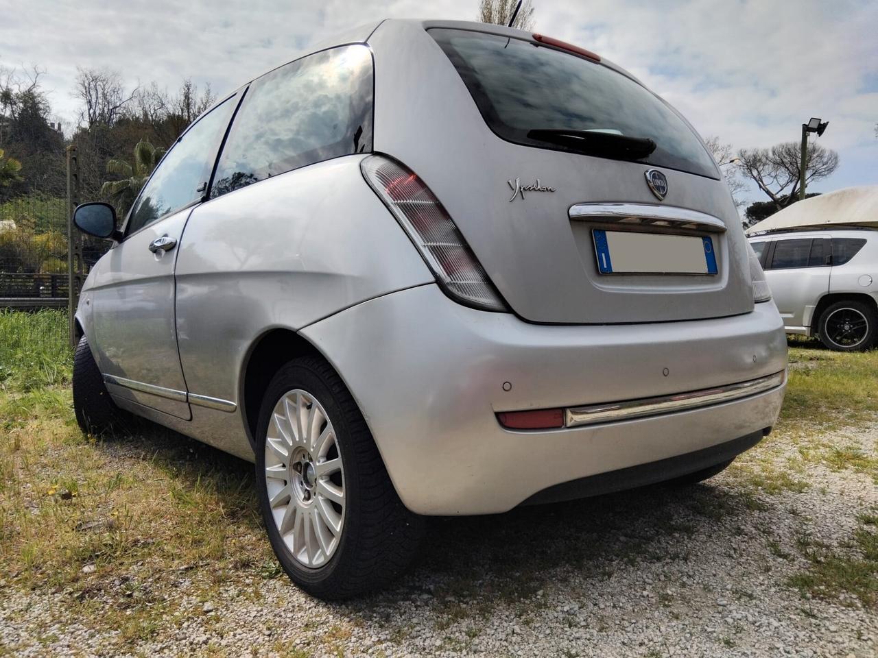 Lancia Ypsilon 1.2 69 CV Unyca