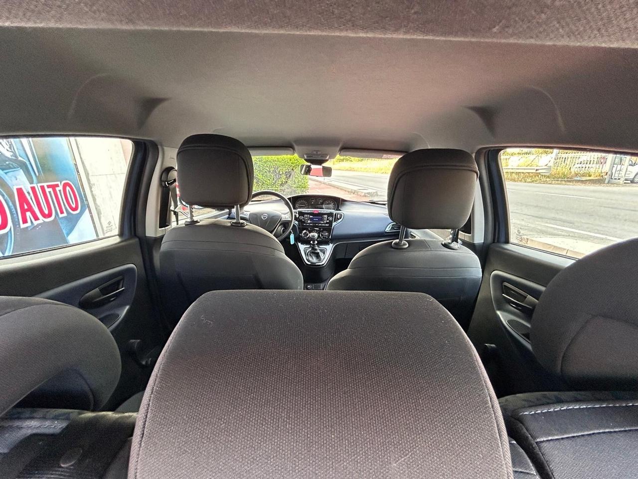 Lancia Ypsilon 1.0 FireFly 5 porte S&S Hybrid Gold
