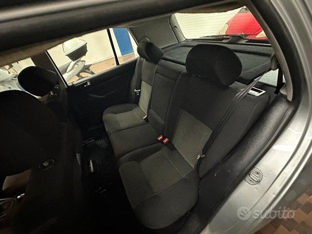 VOLKSWAGEN Golf 4 serie Golf 1.6 16V cat 5 po...