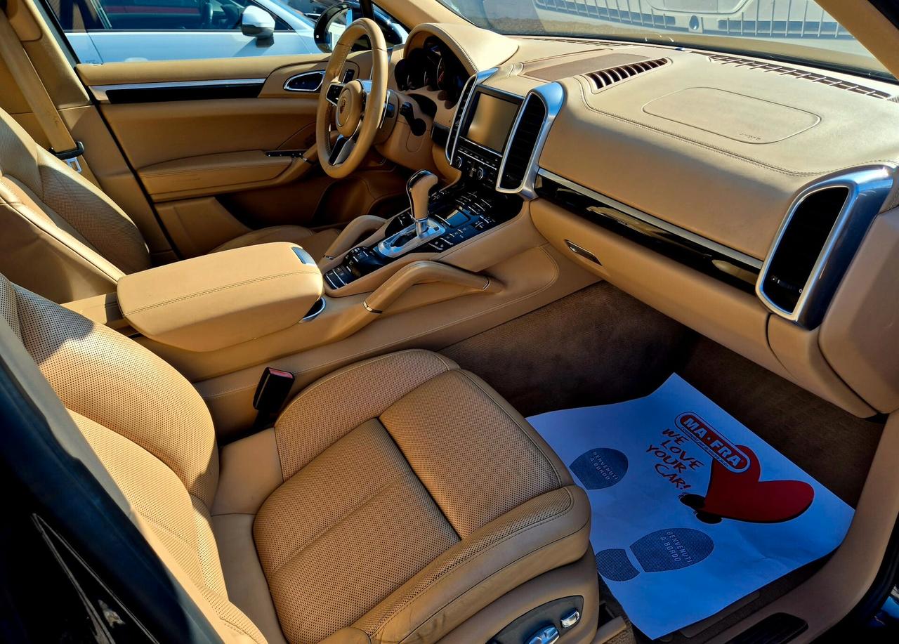 Porsche Cayenne 3.0 Diesel - Tetto apribile
