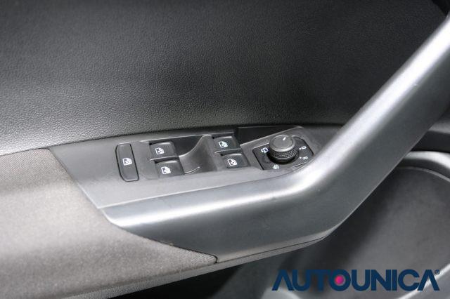 VOLKSWAGEN Polo 1.0 TSI STYLE NEOPATENTATI FARI LED