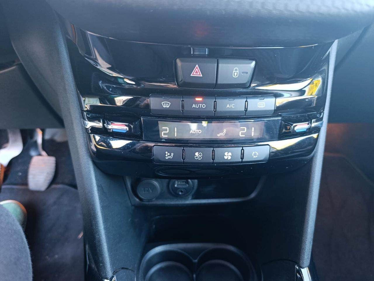 Peugeot 2008 1.6 e-HDi Allure 2015