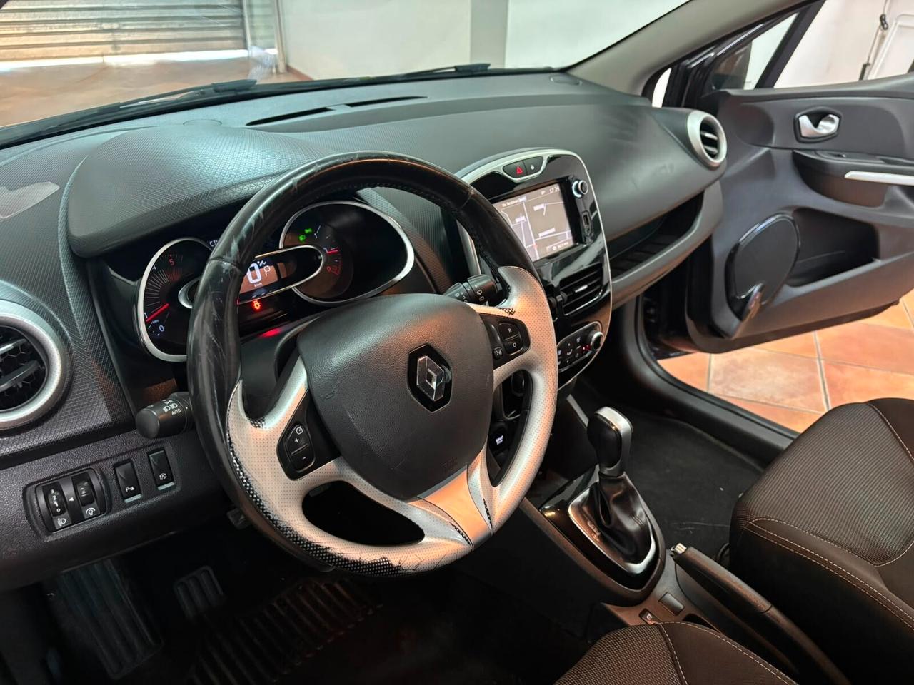 RENAULT CLIO 2016 BI-COLORE AUTOMATICA 1.5 DIESEL