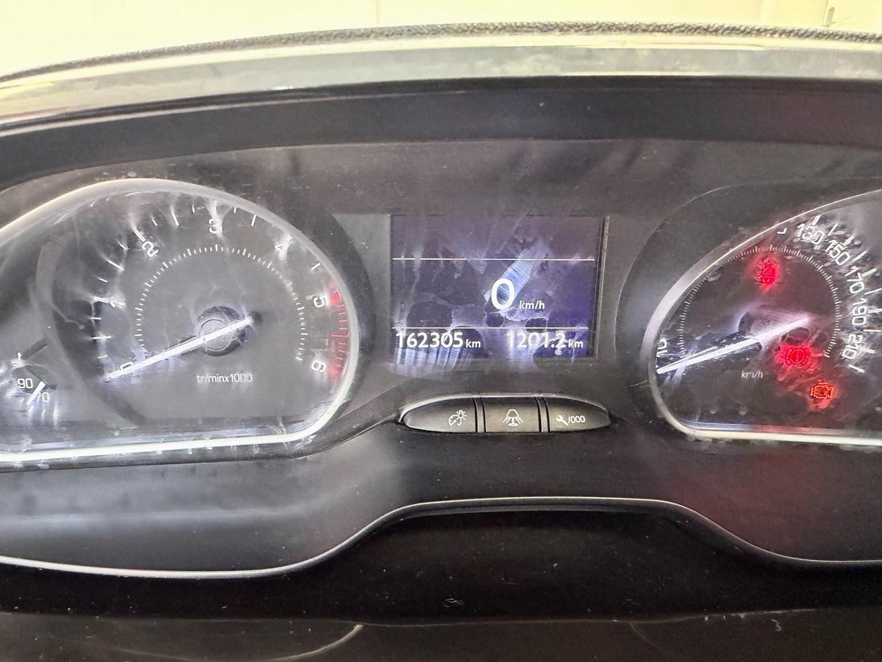 Peugeot 208 1.4 HDi 68 CV 5 porte Allure