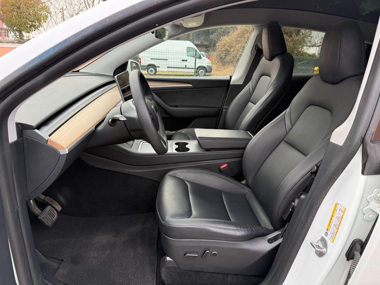 Tesla Model Y Long Range AWD