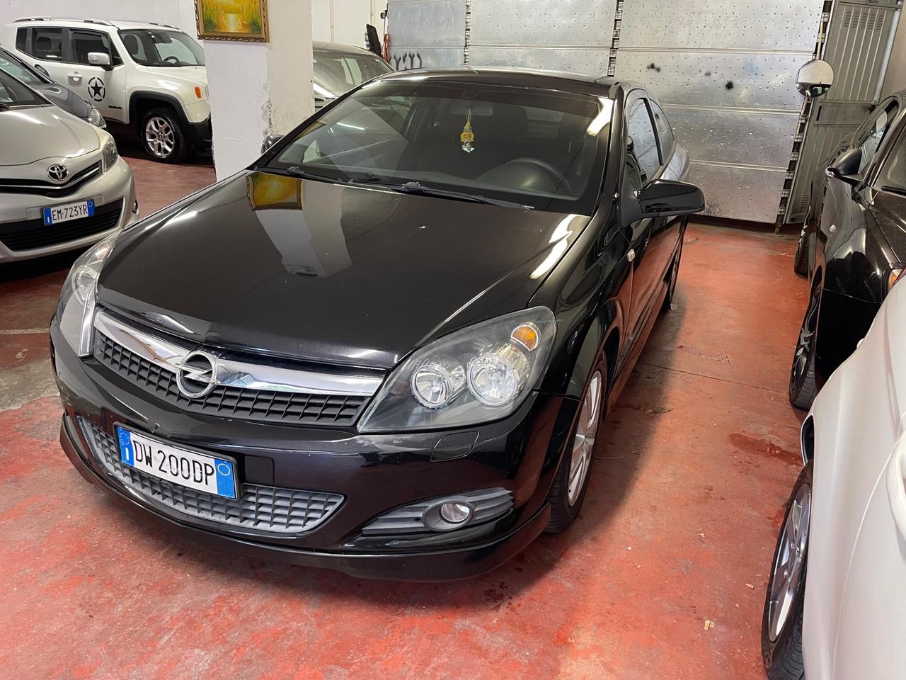 Opel Astra GTC 1.7 CDTI 125CV 3 porte Cosmo