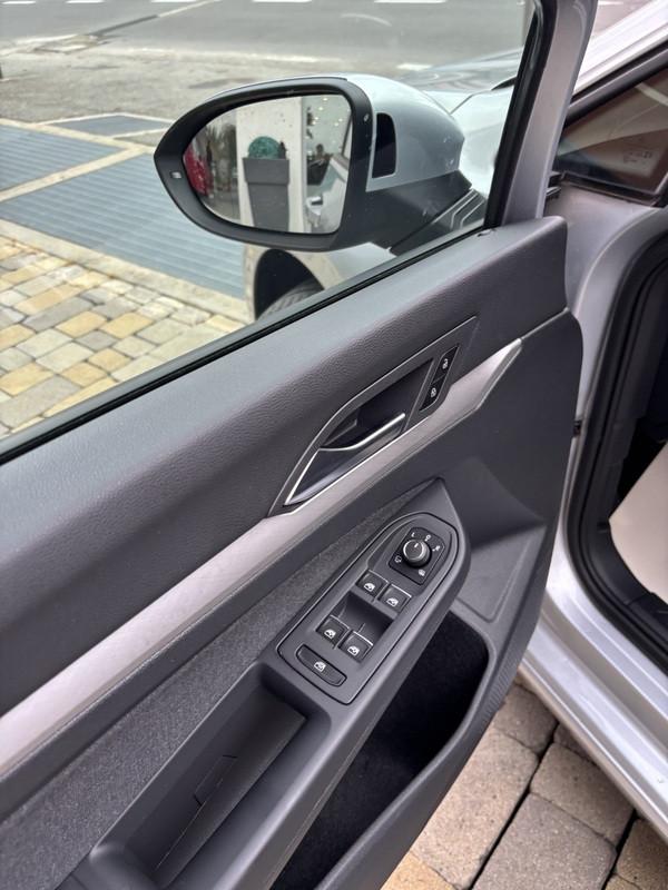 Volkswagen Golf 2.0 tdi Life 115cv dsg LED-NAVI-CAM