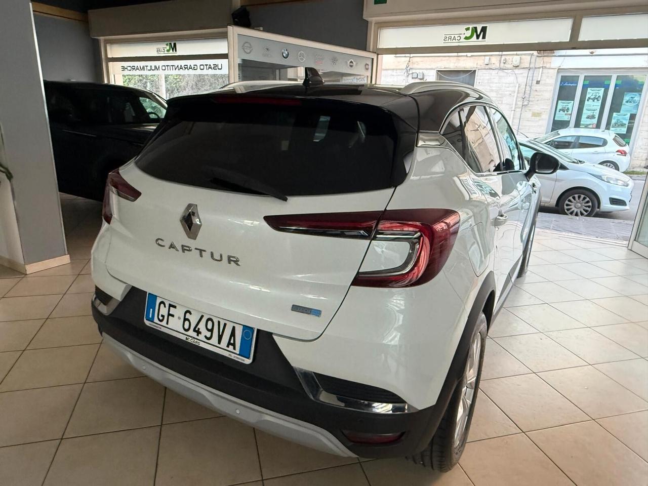 Renault Captur Plug-in Hybrid E-Tech 160 CV Initiale Paris