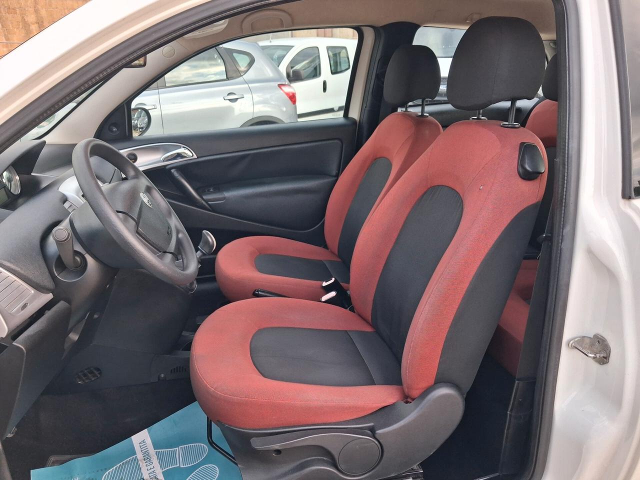 Lancia Ypsilon 1.2 Platino