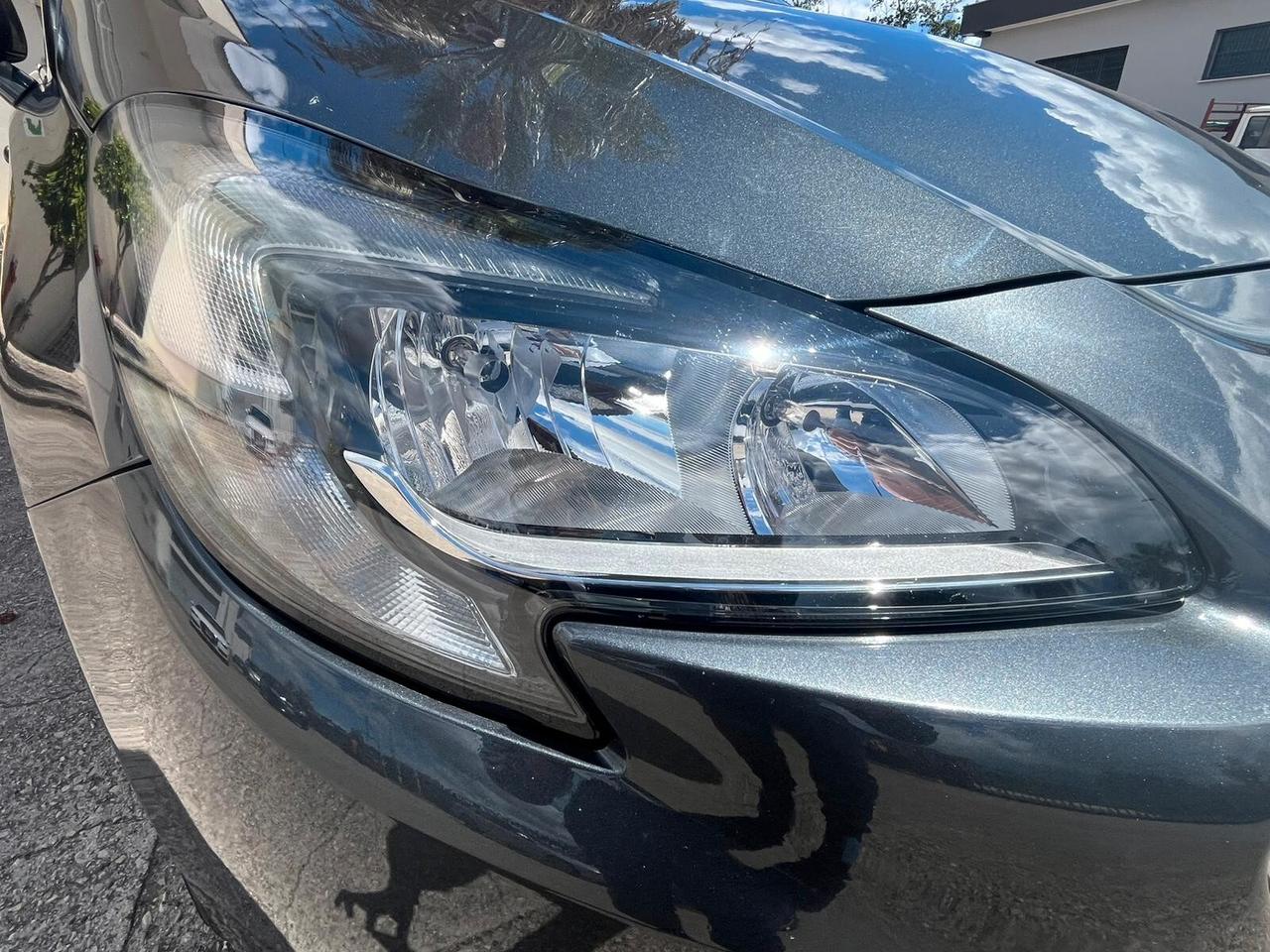 Opel Corsa 1.4 90CV GPL Tech 5 porte Innovation neop/ car play/lega/faro led