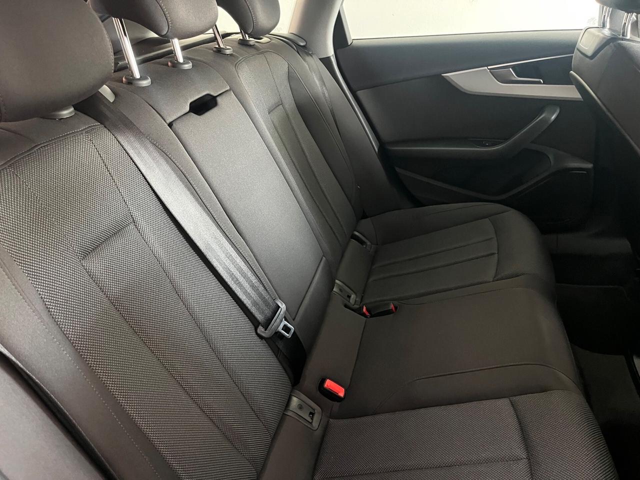 Audi A4 Avant 40 TDI S tronic line edition
