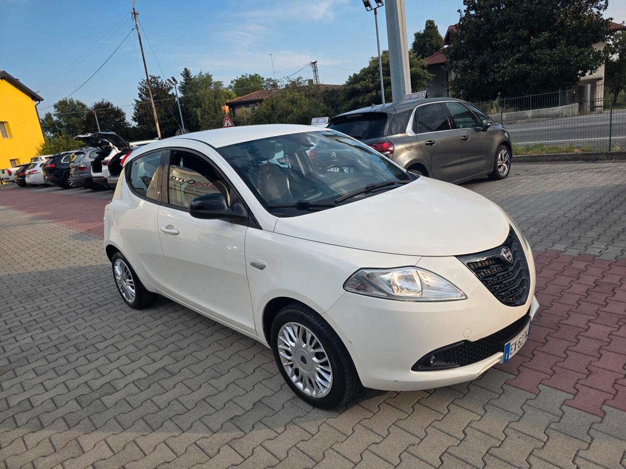Lancia Ypsilon 1.2 69cv perfetta e garantita 12 mesi