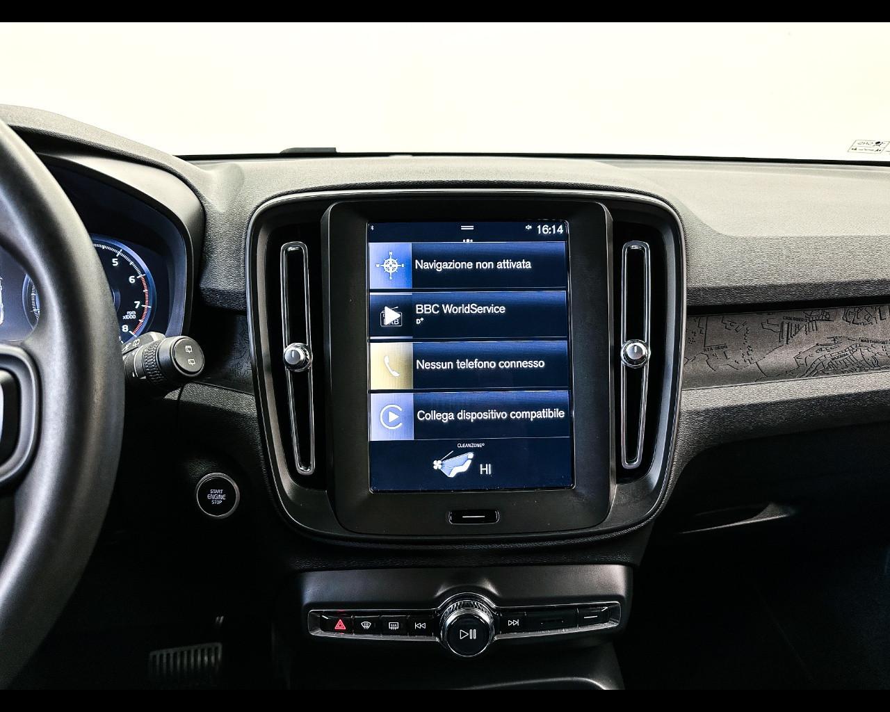 VOLVO XC40 (2017-->) - XC40 T2 Essential