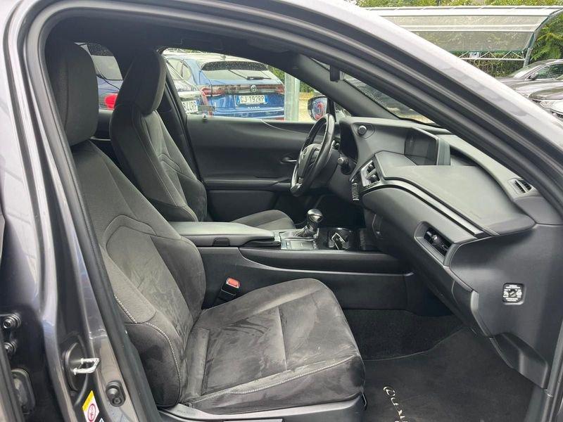 Lexus UX Hybrid 4WD Executive