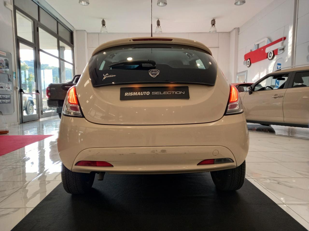 Lancia Ypsilon 1.2 69 CV 5 porte GPL Ecochic Platinum