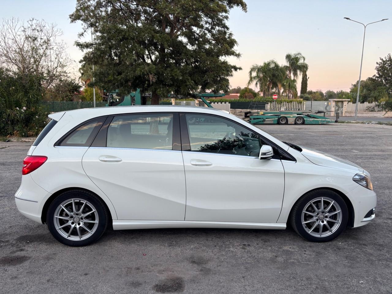 Mercedes-benz B 180 CDI Executive ( motore mercedes )