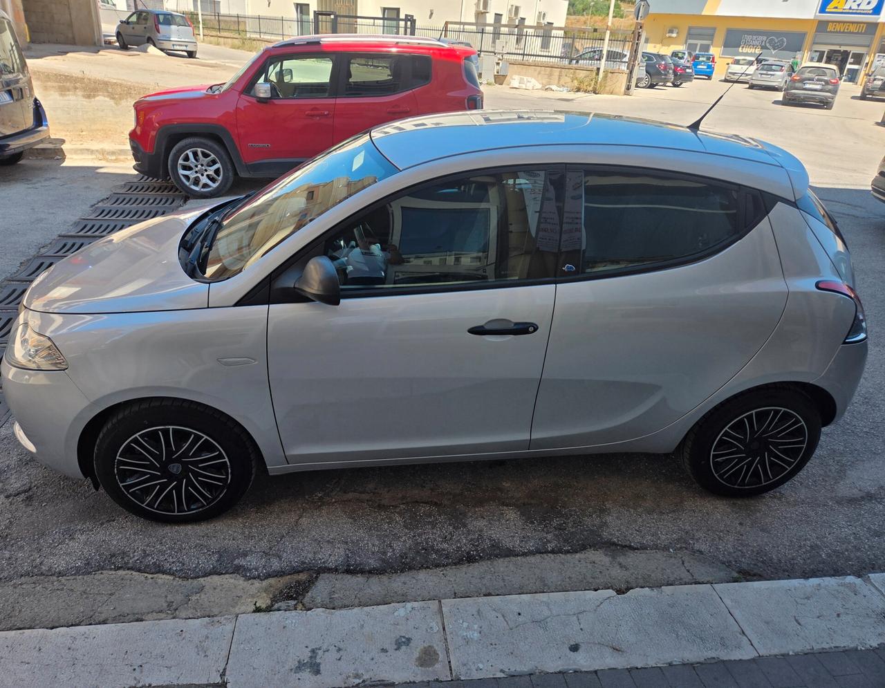 LANCIA YPSILON ANNO 2018 1.2 BENZ GPL KM 120000 CERTIF