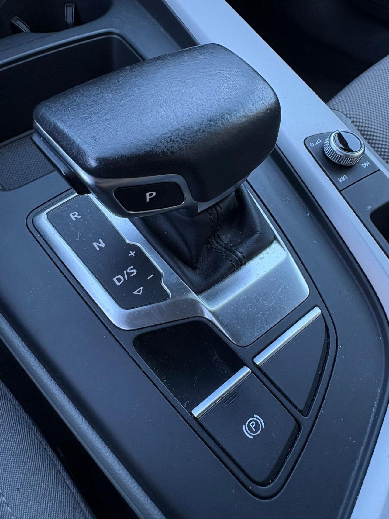 Audi A4 35 TDI/163 CV S tronic Sline edition