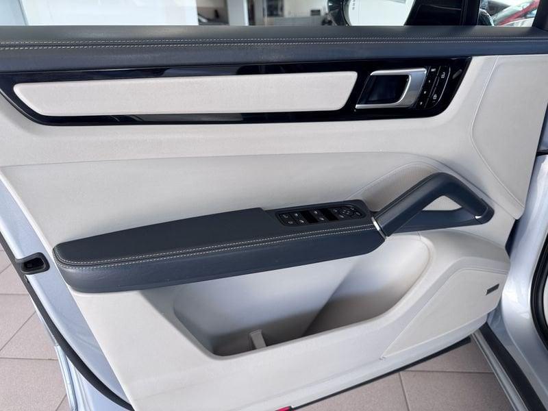 Porsche Cayenne 3.0 V6 E-HYBRID