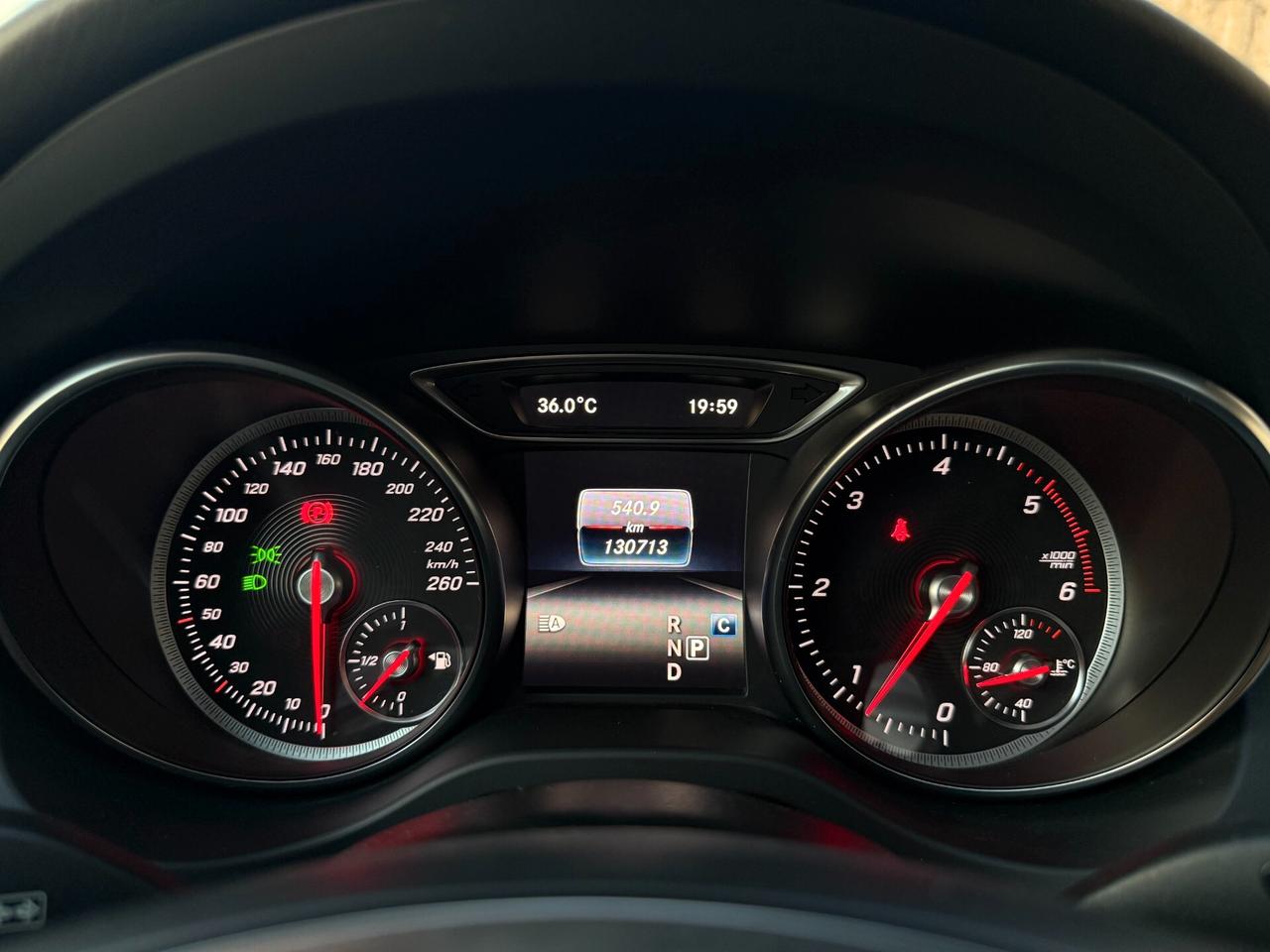 Mercedes GLA 200/2.2 136CV/CAR PLAY/TETTO/KYLESS