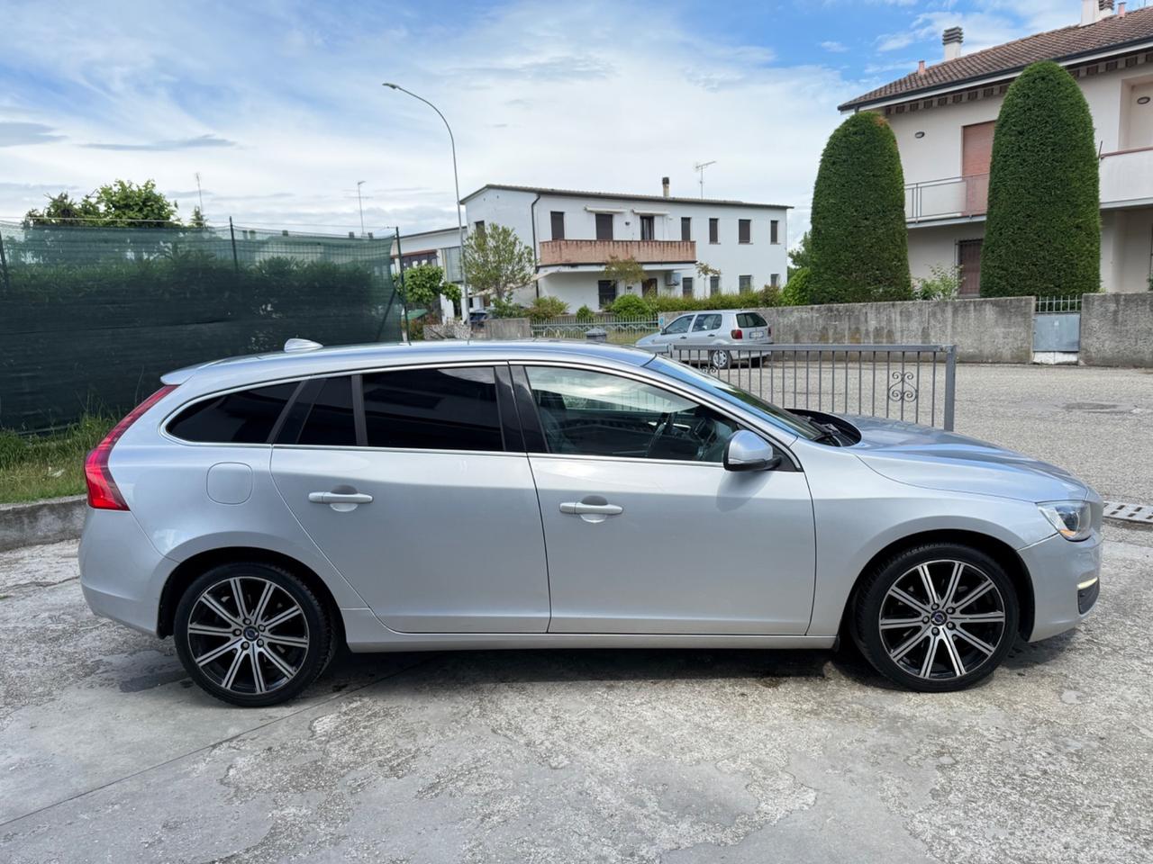 Volvo V60 D4 2.0 DIESEL 181 CV FULL OPT EURO6b