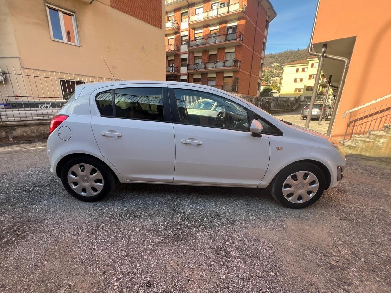 Opel Corsa 1.4 16V 5 porte Start&Stop Sport