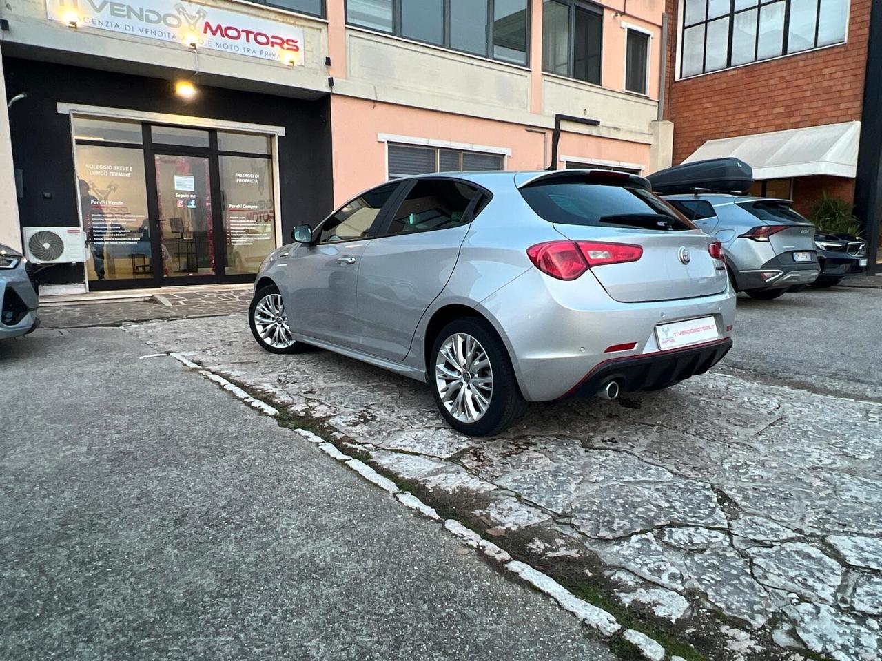 Alfa Romeo Giulietta 1.6 JTDm TCT 120 CV Super Pack sportivo Veloce