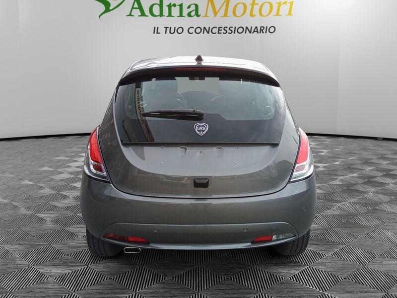 Lancia Ypsilon 1.0 FireFly 5 porte S&S Hybrid Platino