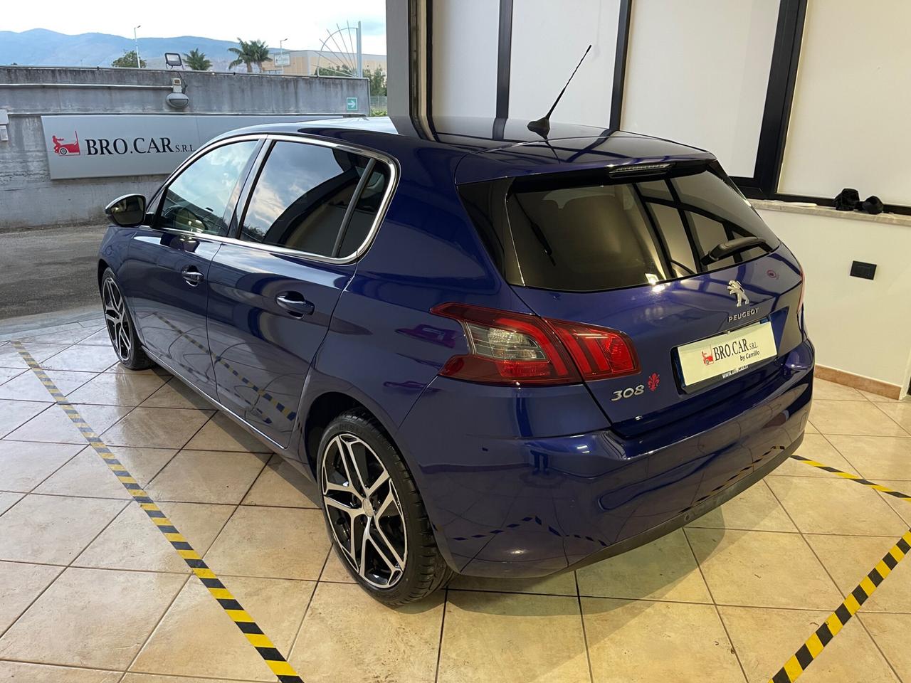 Peugeot 308 BlueHDi 120 S&S EAT6 Allure