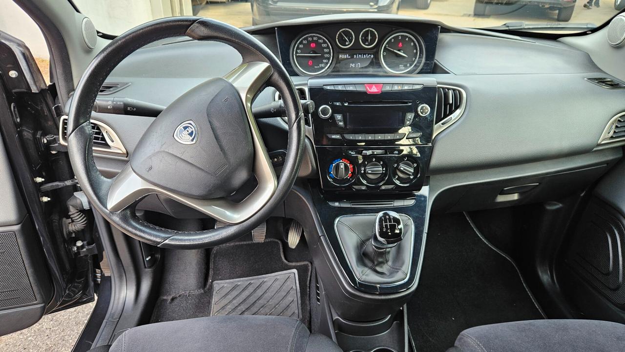 Lancia Ypsilon 1.2 OK NEOPATENTATI!!