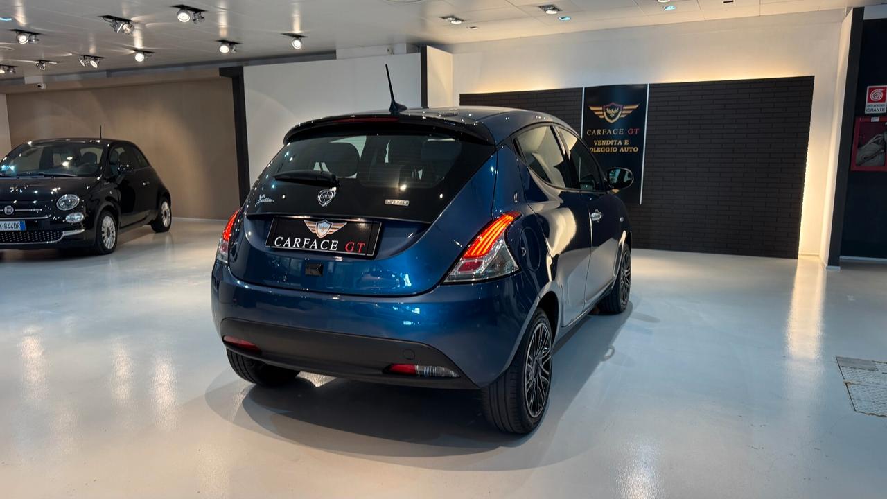 Lancia Ypsilon 1.0 70cv Hybrid Gold - 2023