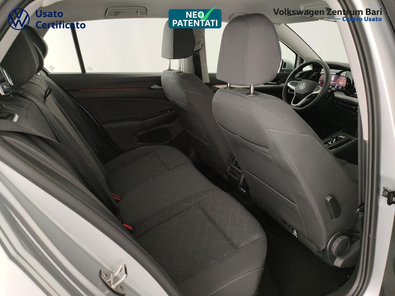 Volkswagen Golf 2.0 tdi life 115cv dsg