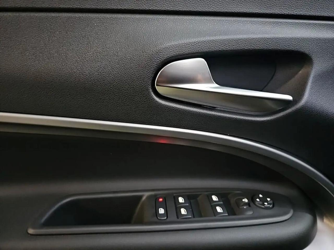 Jeep Avenger 1.2 Turbo 100 CV Summit