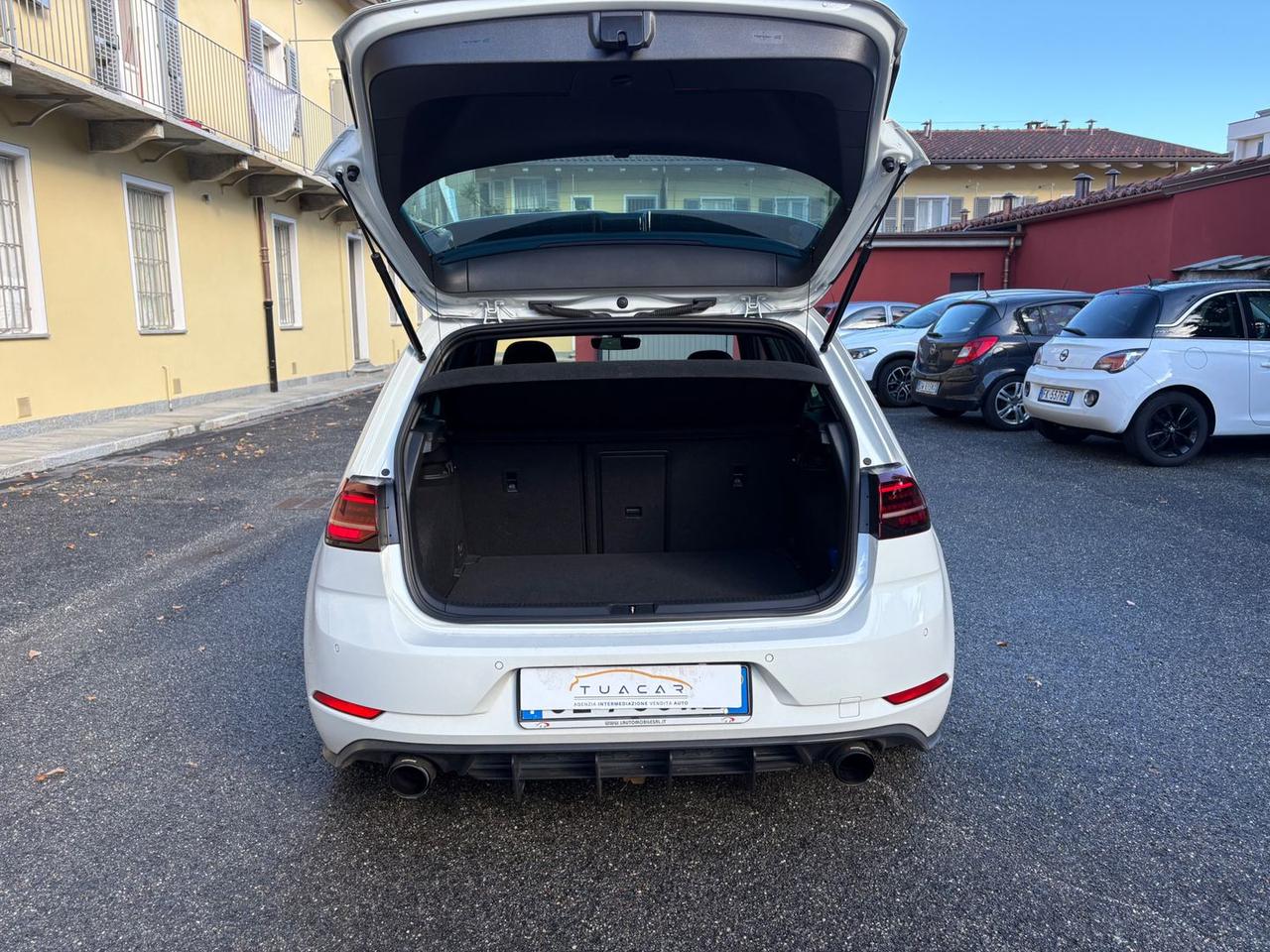 Volkswagen Golf Sport 2.0 GTI Performance #7593