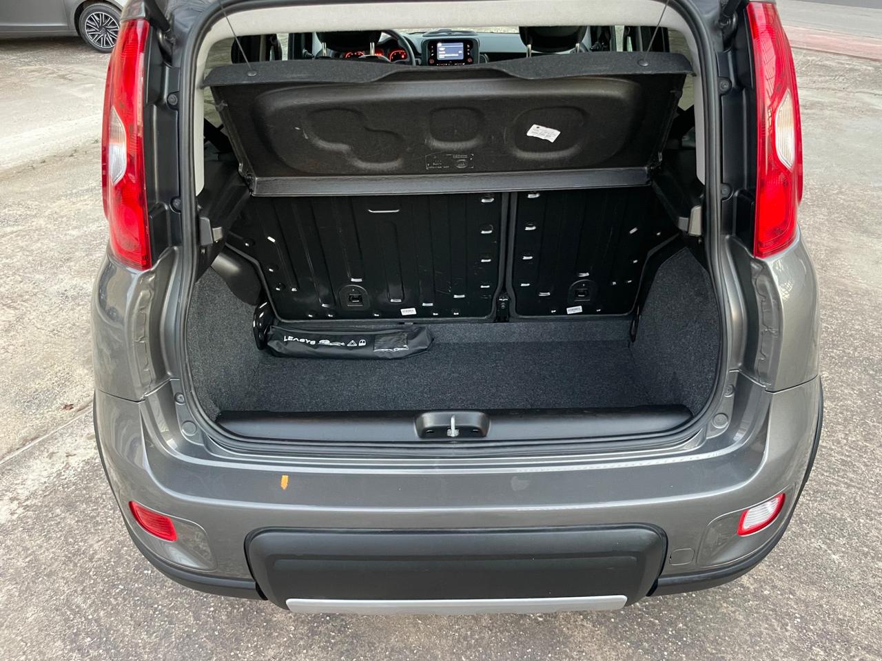 Fiat Panda 1.0 FireFly S&S Hybrid Garmin