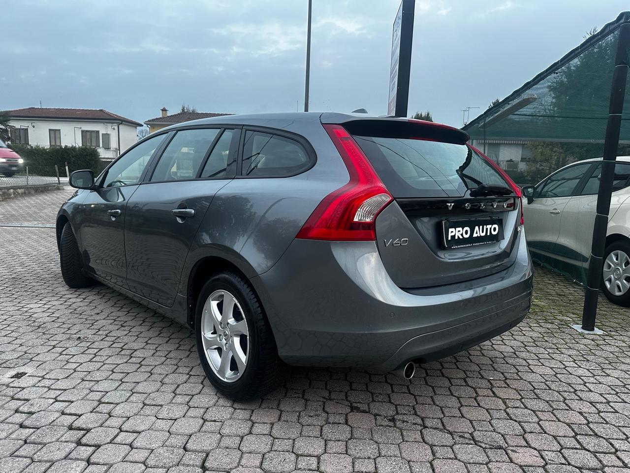 Volvo V60 D2 Summum 2016 Euro6 134000 Km