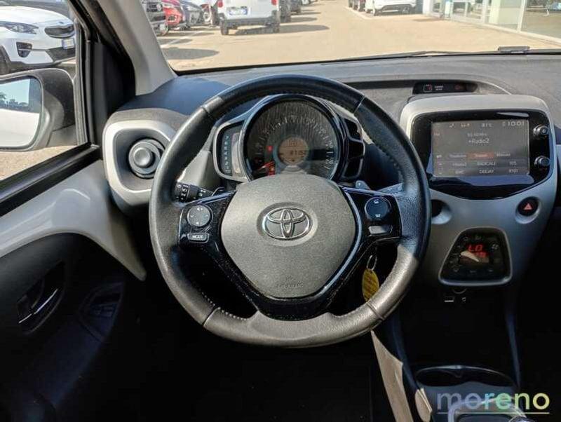 Toyota Aygo 1.0 x-play 5p m-mt my15