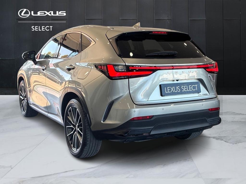 Lexus NX 2.5 plug-in Luxury 4wd e-cvt