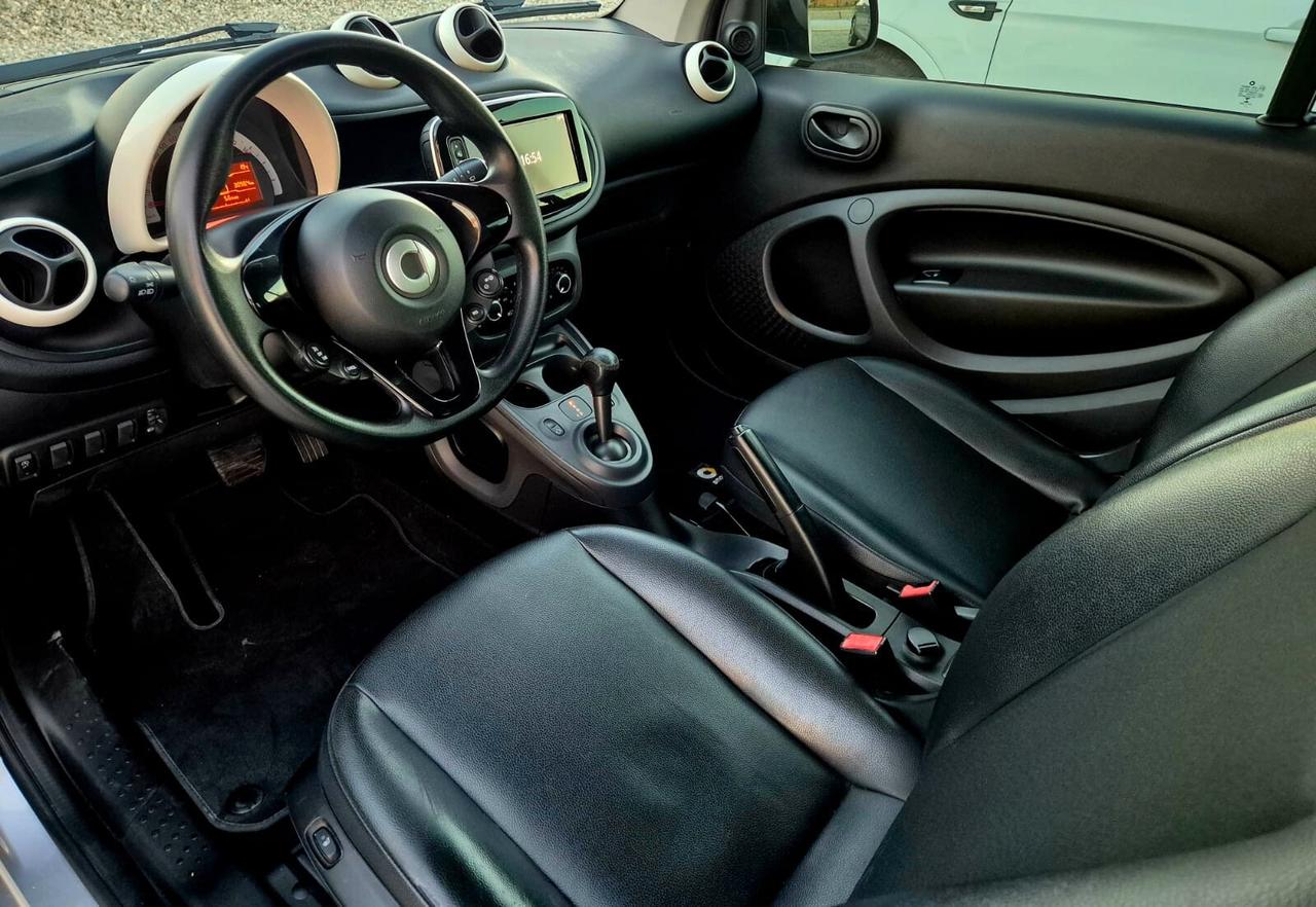 Smart ForTwo 1.0 benzina 71 CV cambio automatico