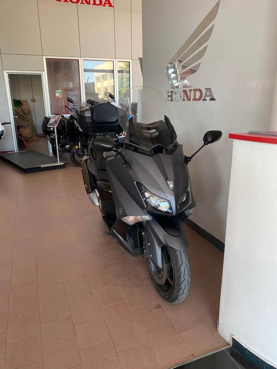 Yamaha TMAX 530
