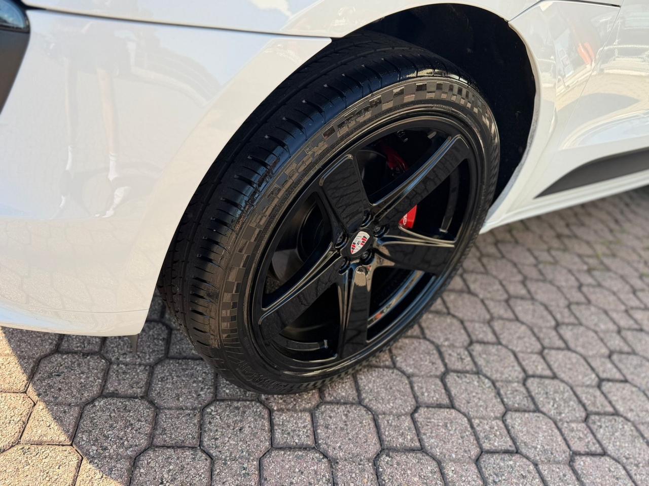 PORSCHE MACAN 2.0 BENZINA