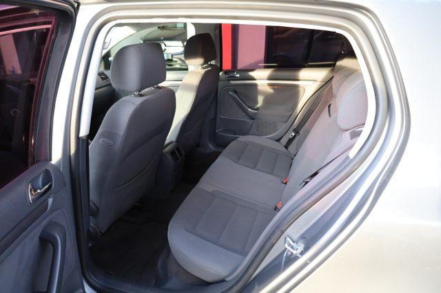 VOLKSWAGEN Golf V 1.6 Benzina 5 Porte Comfortline per NEOPATENTATI