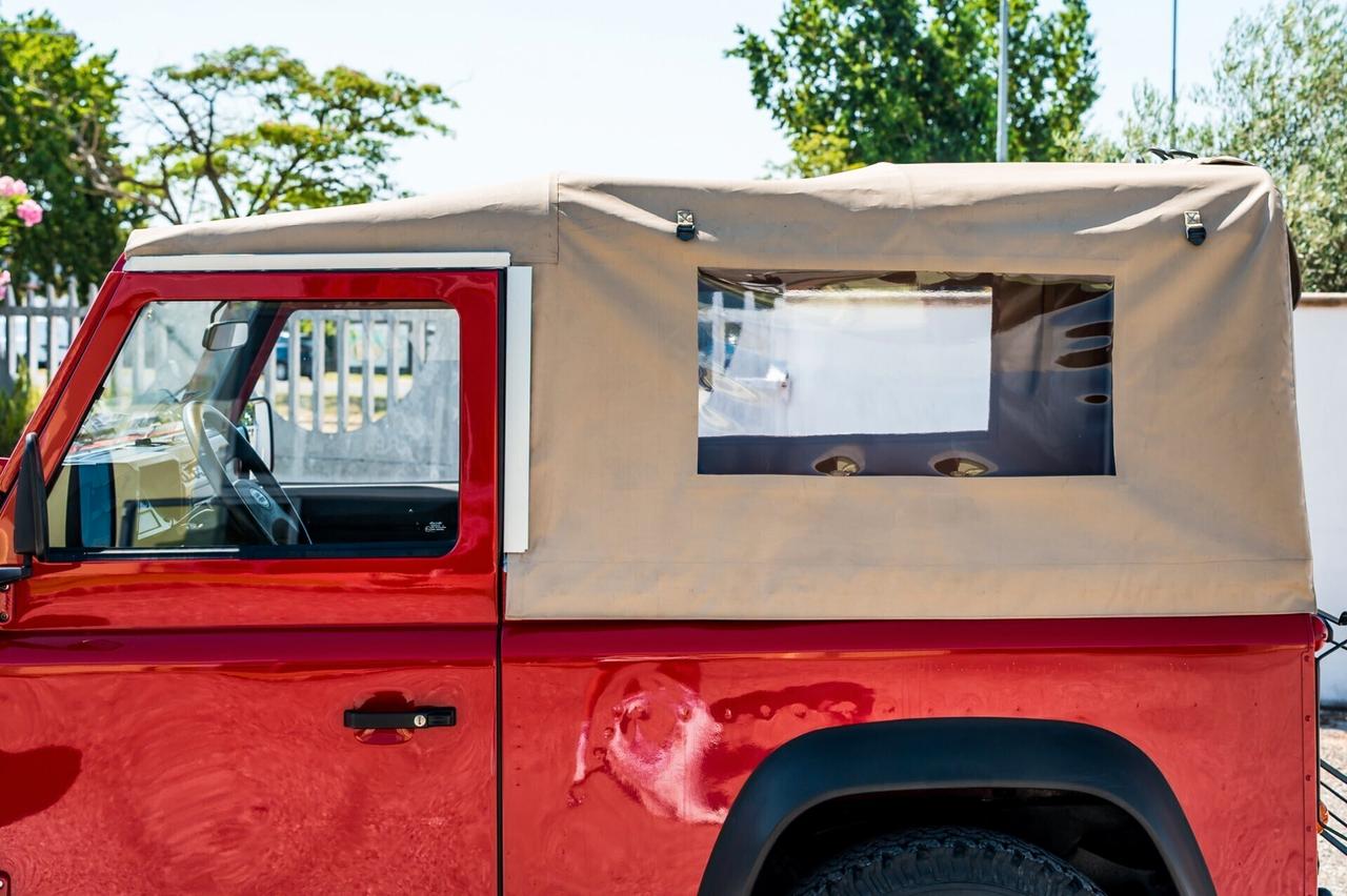 Land Rover Defender 90 Soft Top TD5 Aria condizionata + Kit pala neve Full